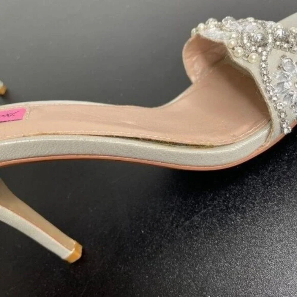 Betsey Johnson SB-Mari Champagne Ivory Embellished Stiletto Heel Sandals Size 9
